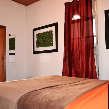 Nostalgic Hostel B&B Guatemala City ภายนอก รูปภาพ