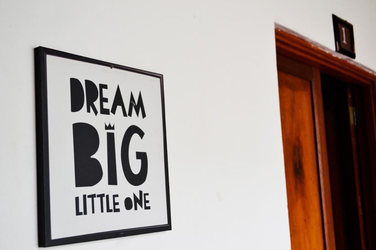 Nostalgic Hostel B&B Guatemala City ภายนอก รูปภาพ
