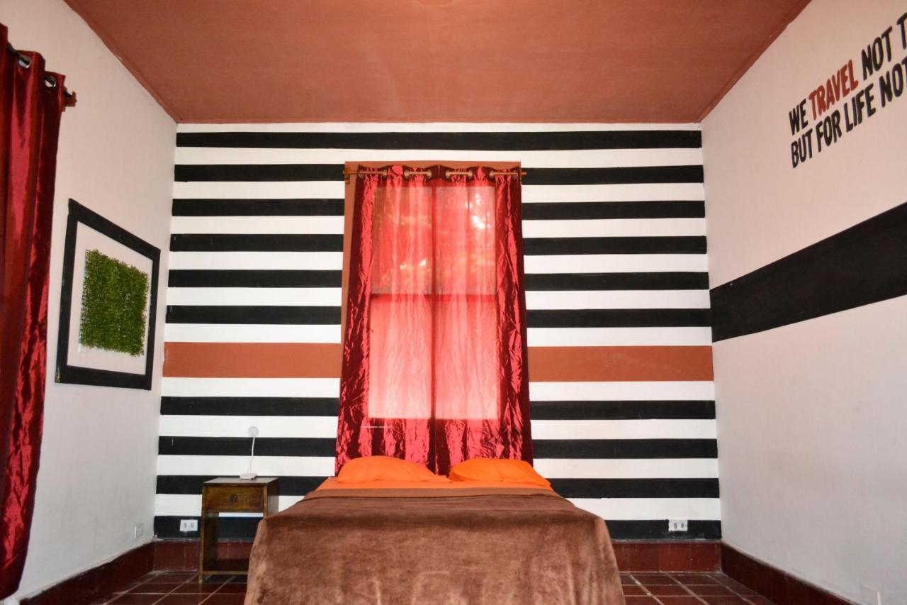 Nostalgic Hostel B&B Guatemala City ภายนอก รูปภาพ